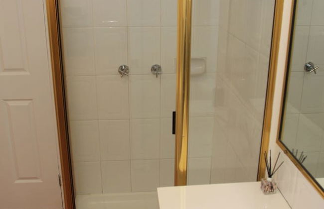 Contemporary Convenient Central Retreat - Foto 11