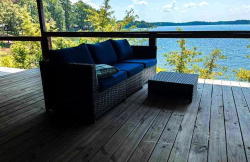Spacious Vacation Rental with Stunning Lake Views from the Incredible Deck for an Amazing Getaway in Sabine National Forest in Hemphill, Texas - Foto 9