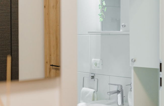 Essenza Charming Two BedRoom Apartment - Photo 46