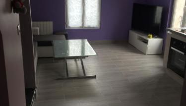 La maison parisienne maison deux pièces à louer au pied du métro - Foto 4