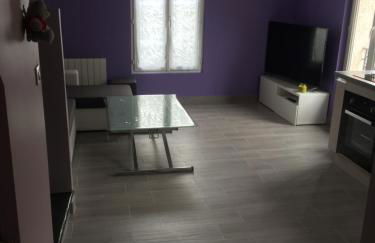 La maison parisienne maison deux pièces à louer au pied du métro - Foto 4