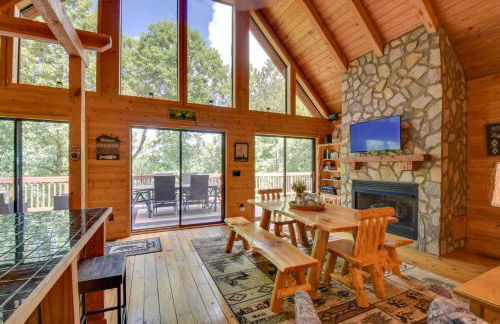 Lakefront Six Mile Vacation Rental with Dock - Foto 4