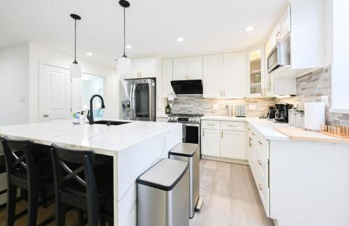 @ Marbella Lane - Exquisite Home 3BR - Photo 24