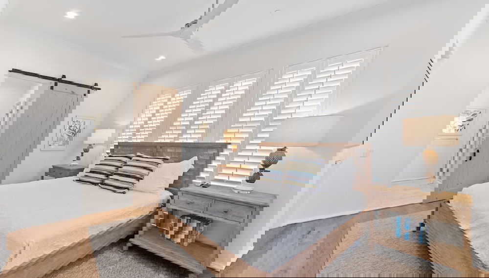 Gulf Front Luxurious Home With Private Pool And Beach Access 6 Bedroom Home by RedAwning - Foto 1, Habitación