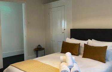 NEW LISTING! - Cosy 1Bd Nestled in Teddington - Foto 2