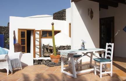 Stylish house in a real Finca with private garden - Photo 2