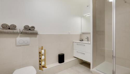 La Résidence Alpha Viroflay 201 - 1 chambre - 4 pers - Foto 4, towels, Shower