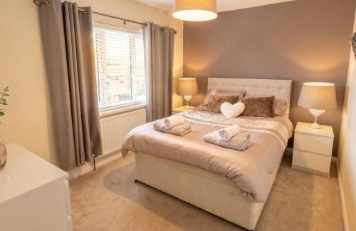 3 Bed House - Sleeps 6 - Parking - Pets - Garden - Foto 7
