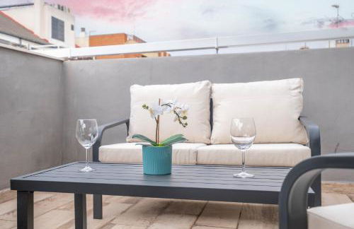 Spacious Penthouse with Private Terrace - Photo 11