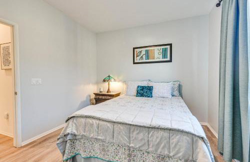 Patio and Yard Luxe Beaumont Getaway! - Foto 20