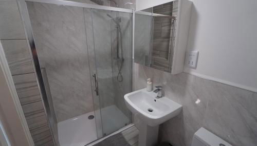 Arbourfield Lodge | Serviced Accomodation - Photo 5