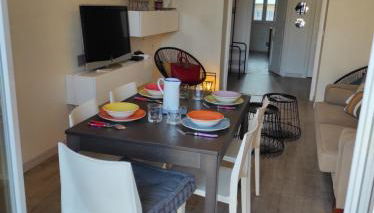 Pretty and quiet top floor 2 bedroom flat in the port area of Nice - Photo 5