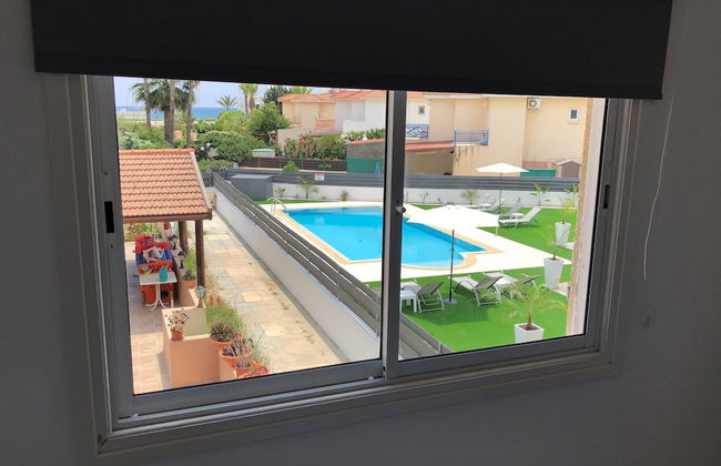 Long Beach Gardens 1 - Photo 11