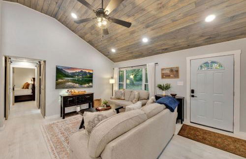 The White Lodge 4BDR Sleeps 8 with Fire Pit - Foto 10