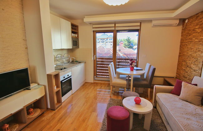 Konaciste Egoiste - Centar - Photo 23