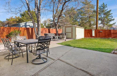 Family 4BR Home with Patio by Willowcreek Park - Foto 38