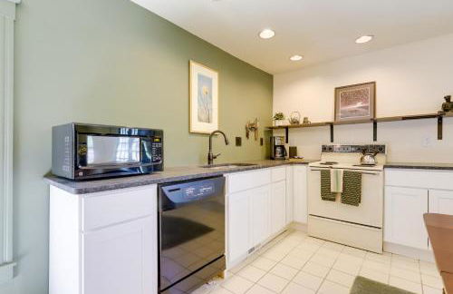 Shared Hot Tub Historic Cottage, Walk to Elm Park - Foto 10