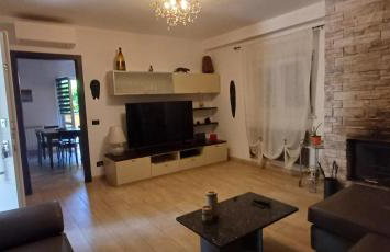 Charme rustico con ampio giardino e piscina con due camere - Foto 12