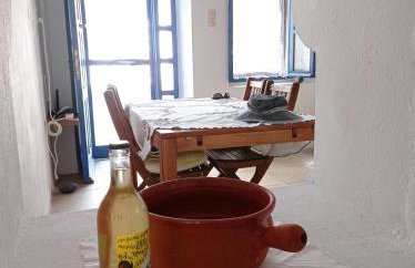 quiet stone house in Nisyros - Photo 9