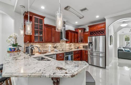 3br,3ba home near Downtown and Airport, Walk to the Stadium - Foto 12