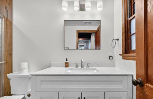 Cabin w River Access Fire Pit Grill WiFi & More - Foto 39