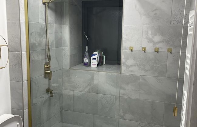 Charming 2-bed Apartment in Bow, London - Foto 13