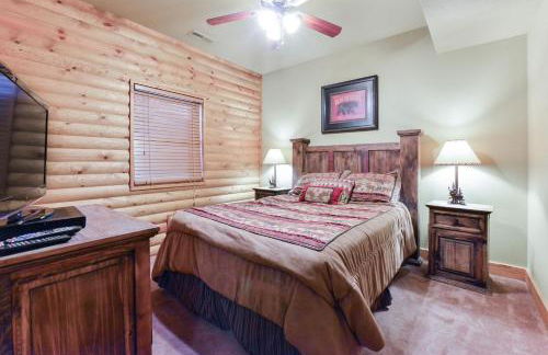 Luxury Lakefront Chalet Resort 2 Pools FREE Amenities Dock Kayaks Waterslide - Foto 49