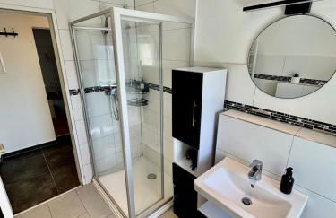 FeWo-Palmtrees 4 - Große moderne 2 Zimmerwohnung mit Süd-West Balkon in Gladbeck-Mitte Nähe Movie Park und Arena AufSchalke - Foto 4