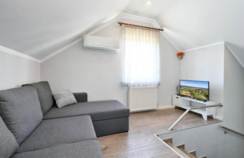 CVETKOVA HIŽA sa JACUZZIJEM - Foto 29