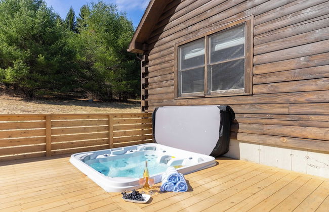 Secluded w/ Deck Views, Hot Tub, & Ping Pong Hudson in the Berks by Avantstay - Foto 40