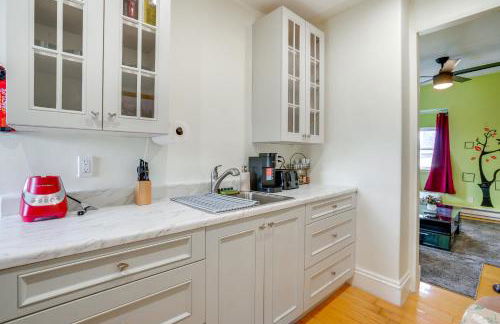 Apt in Historic Lynn Neighborhood 2 Mi to Beach! - Foto 10