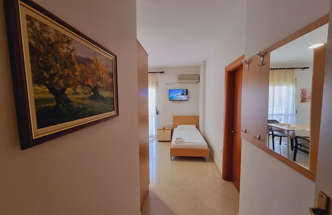 Thoma's K Studios - Photo 22