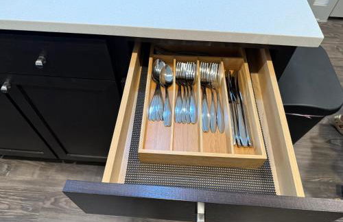 Stylish 1BR Retreat with Pool & Gym - Foto 20