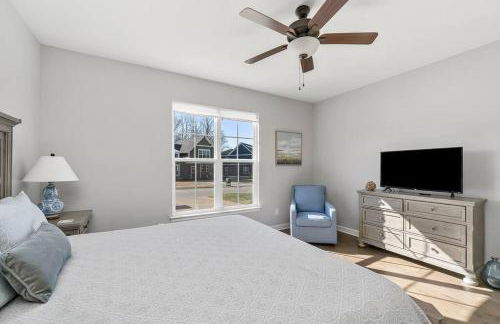 Beautiful Home with Lake and Marina Access, Firepit, Golf Cart Included - Foto 6