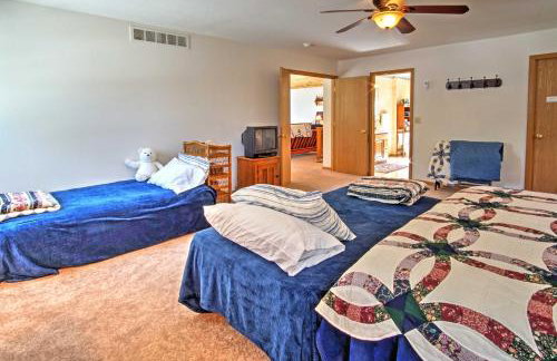 Waterfront Vandalia House with Dock on Donnell Lake! - Foto 13