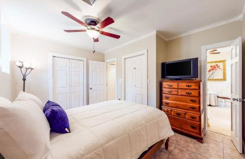 Lady and the Lake - Photo 19