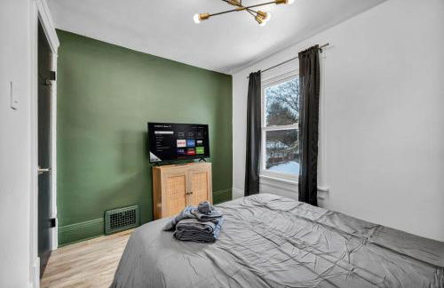 Modern Stylish Urban Haven 4 Bedroom 2 Bath - Dog Friendly - Foto 77