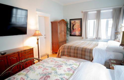 Bootlegger House Sleeps 10-20 Free TV & Parking - Foto 16