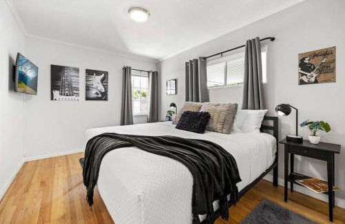 Disneyland close FAMILY home! - Photo 7