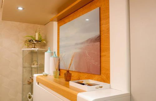 Luxury 2BR Spacious & Stylish with Patio near Metro - Foto 13