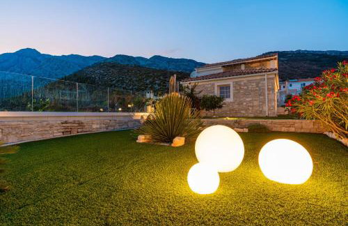 Villa Mirage with Private Heated Pool - Photo 31