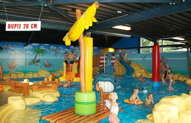 Chalet in Friesland With Play Area - Foto 13