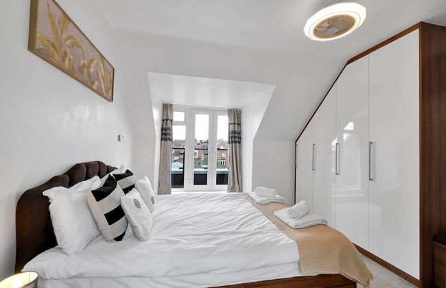 3 Bedroom and 2 Bath House with Balcony - Foto 10