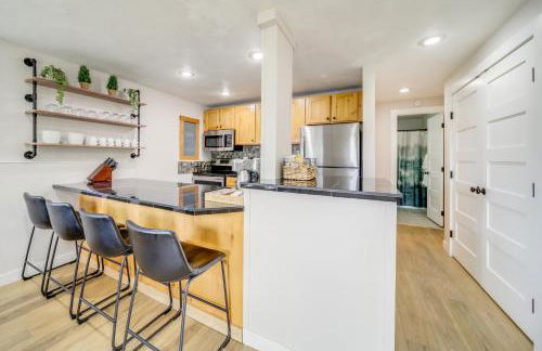 Tree-Lined Hayden Home with Hot Tub and Lake Views! - Foto 6