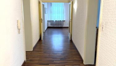 Große möblierte Wohnung im Zentrum von Lage - Foto 5