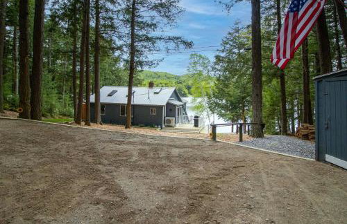 Lakefront Home with Seasonal Dock in Limerick! - Foto 35