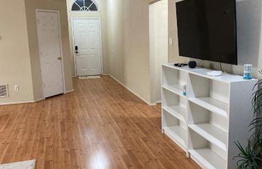 Comfy 3-Bedroom Home in Arlington - Foto 8