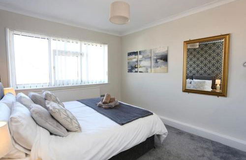 Fabulous beachfront 3 bed house with parking - Foto 40