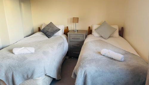 St Ives, King Bed Cosy home, parking, fast Wi Fi - Foto 2