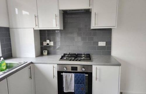 Hazel 1-Bedroom Flat, Parking, WiFi, Netflix, Prime location - Foto 14